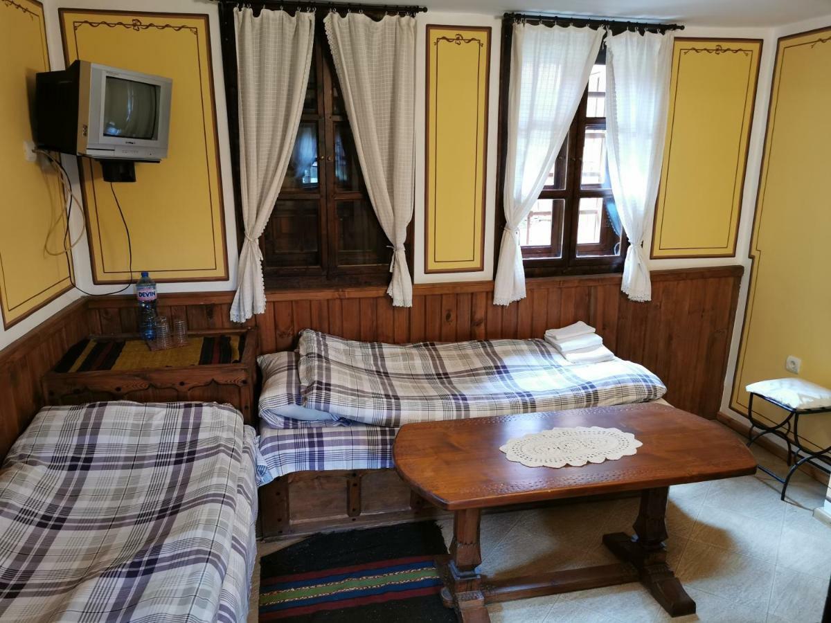 Hadji Neikovi Guest Houses Koprivștița Exterior foto