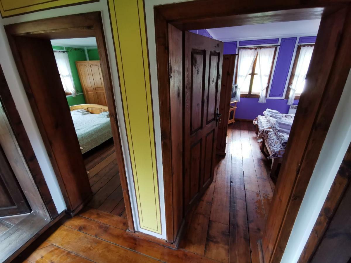 Hadji Neikovi Guest Houses Koprivștița Exterior foto